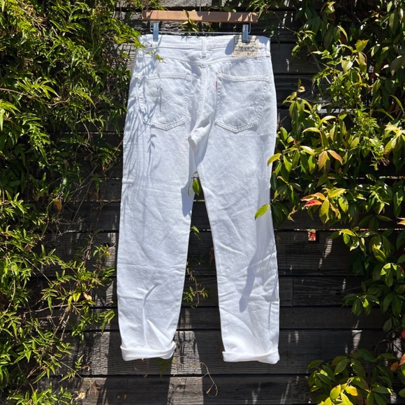 Levi's® WELLTHREAD™ 502™ White Jeans - Size 33" Waist - Picture 6 of 8